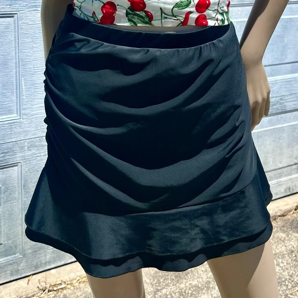 - Tulip Hem Ruched Side Swim Skirt SZ 16! LIKE NEW!